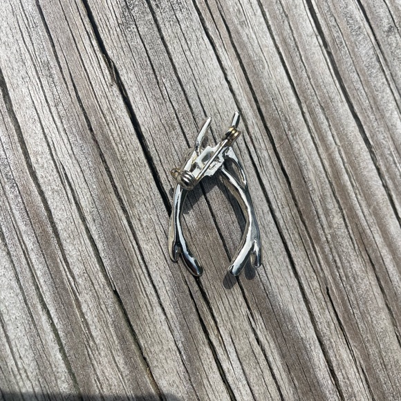 Vintage Silvertone Double Wishbone Pin - Picture 2 of 2